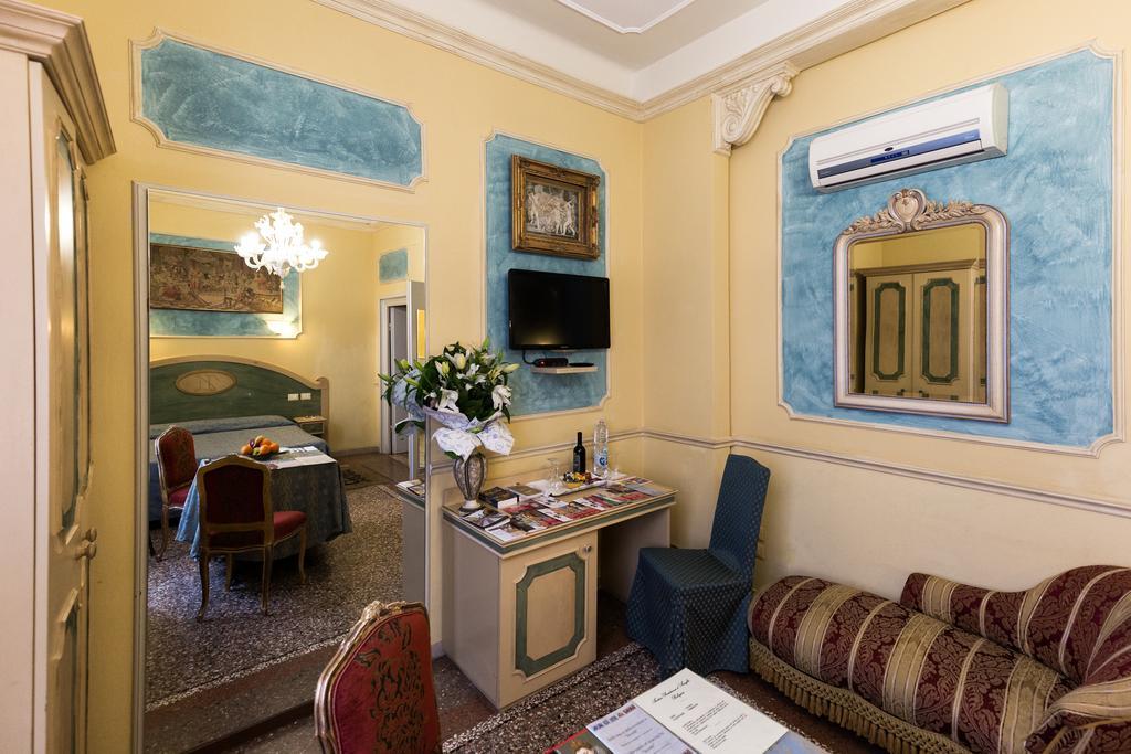 Antica Residenza D'Azeglio Room&Breakfast Di Charme — Photos 1